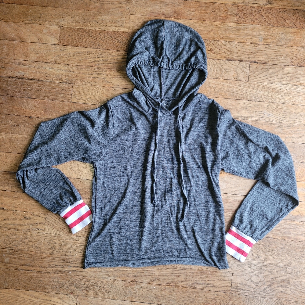 ✨️Gray Hooded Longsleeve Top ✨️